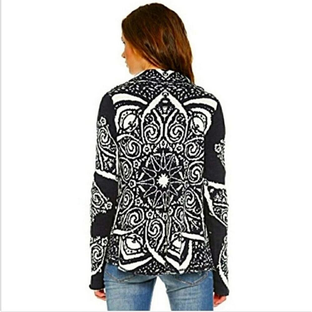 Free People Smitten Kitten Size Medium Black & White Cardigan Sweater. EUC.